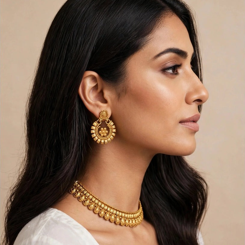 Zar-e-Khalis - 05-model-profile.jpg