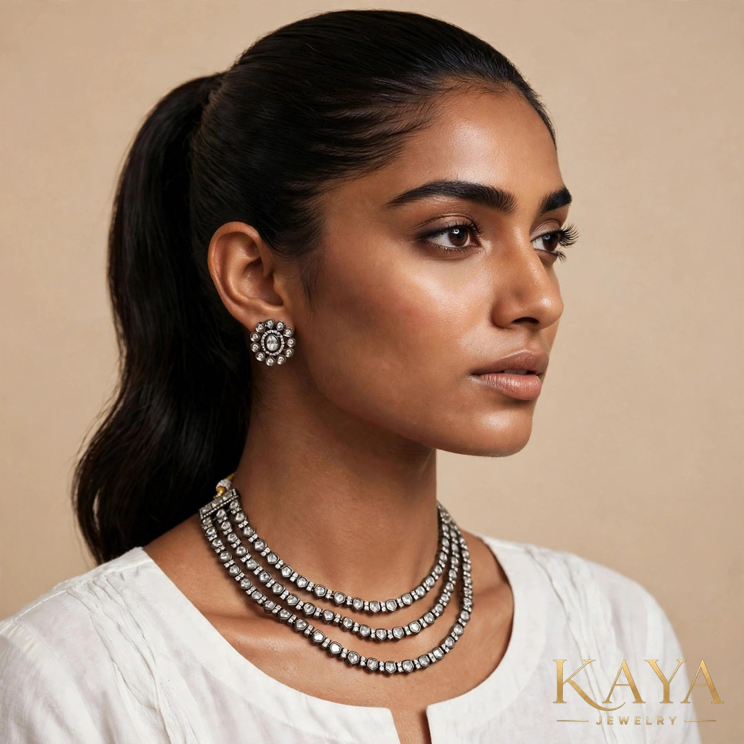 Almas - 01-model-hero.jpg